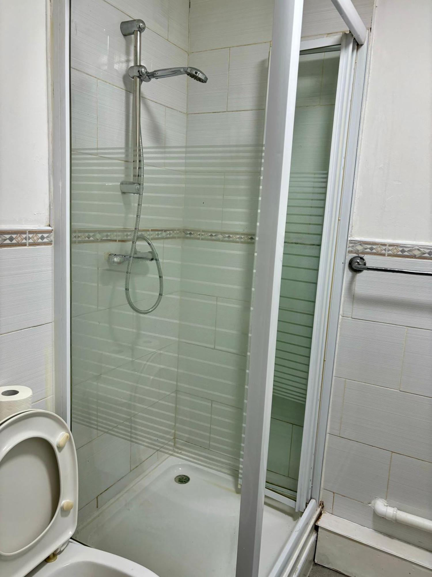Stainless Guests House Hotel ดัดลีย์ ภายนอก รูปภาพ