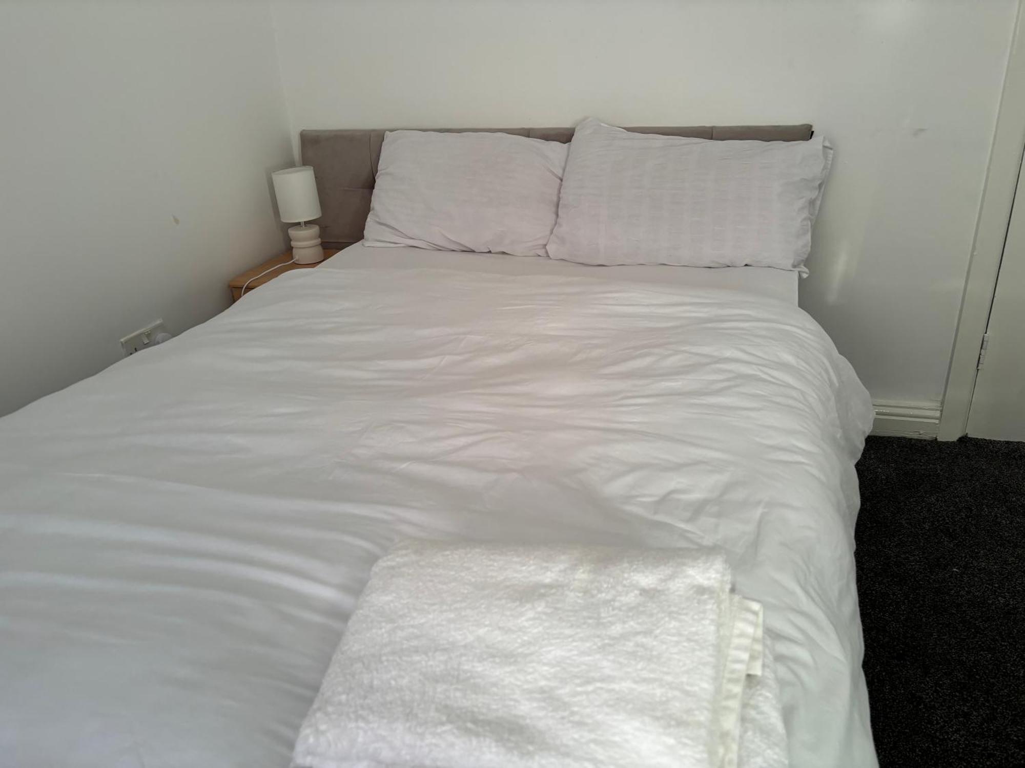 Stainless Guests House Hotel ดัดลีย์ ภายนอก รูปภาพ