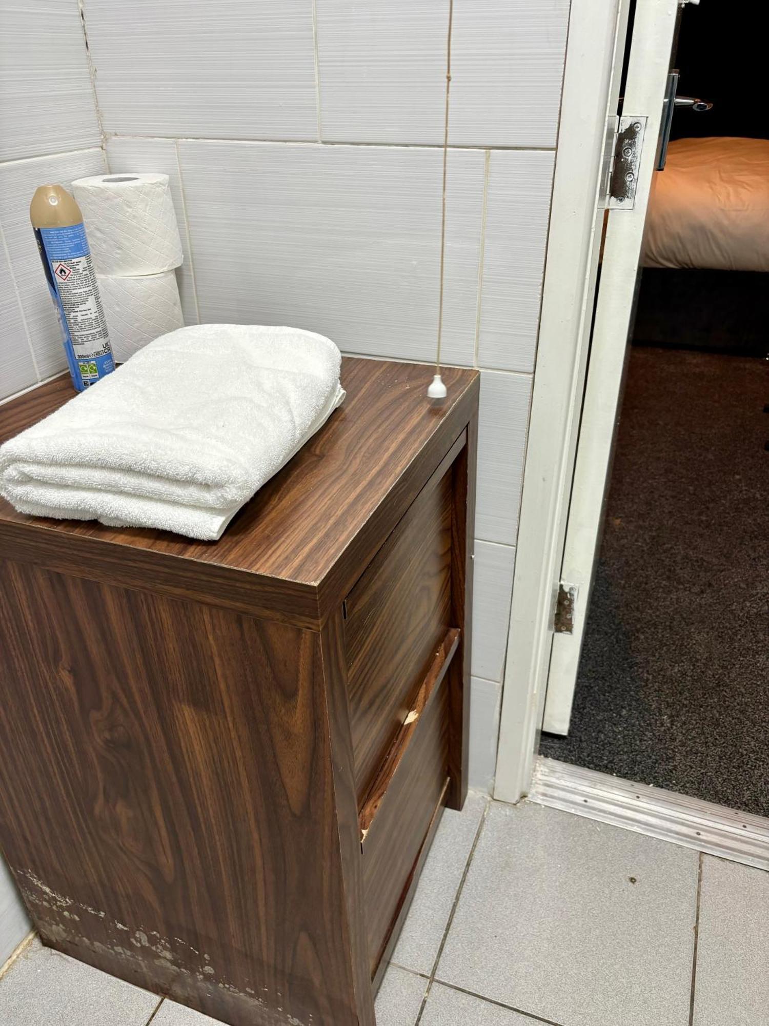 Stainless Guests House Hotel ดัดลีย์ ภายนอก รูปภาพ