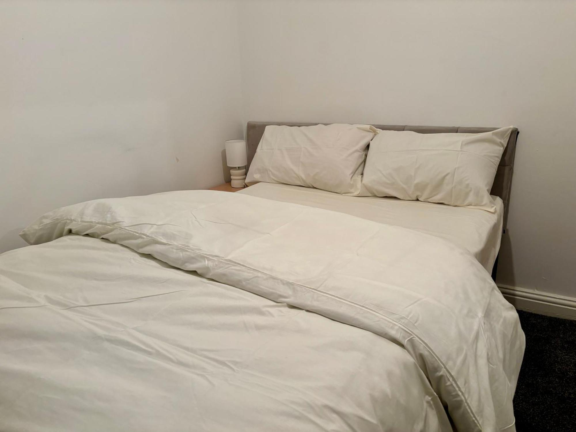 Stainless Guests House Hotel ดัดลีย์ ภายนอก รูปภาพ