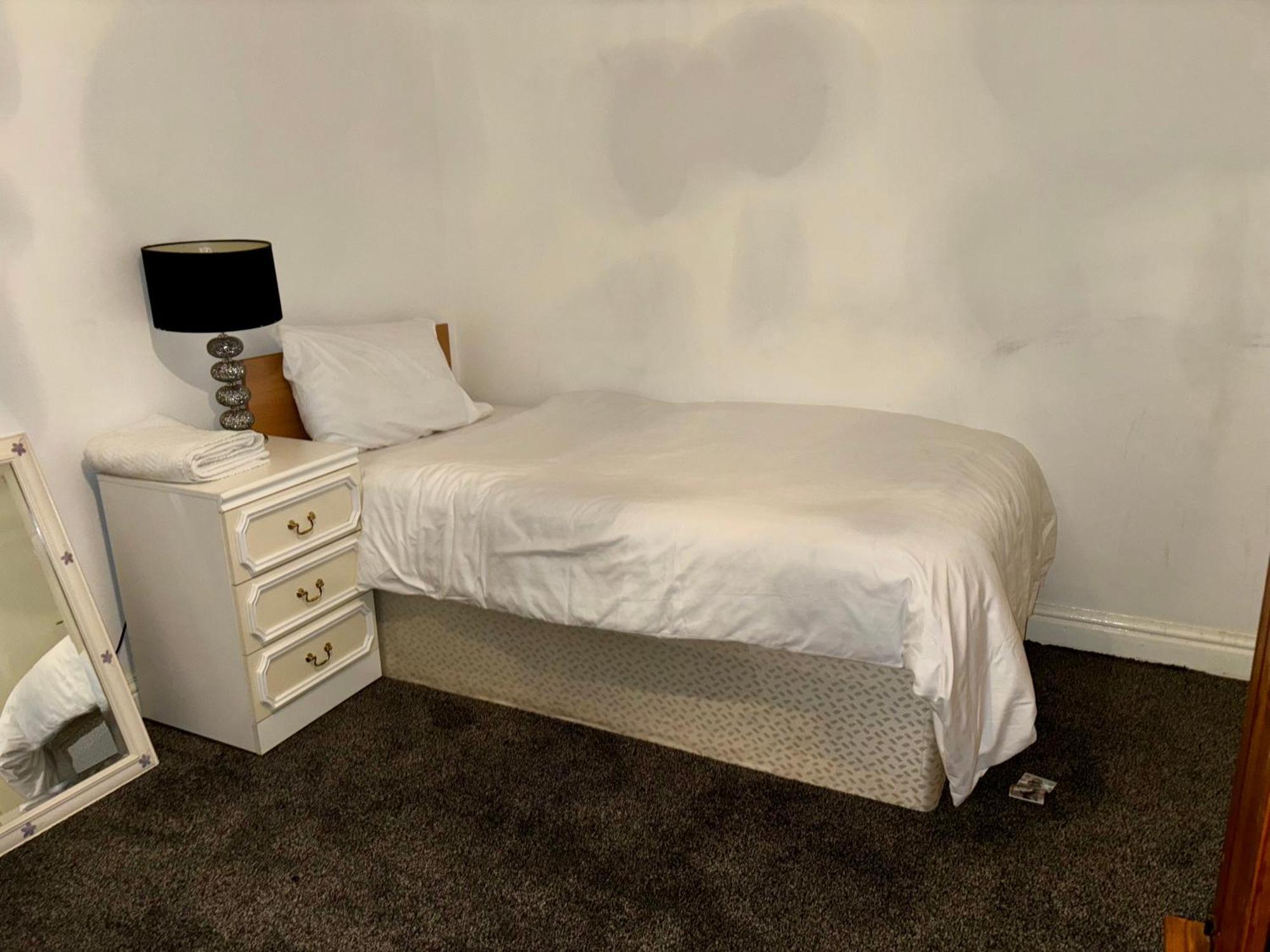 Stainless Guests House Hotel ดัดลีย์ ภายนอก รูปภาพ